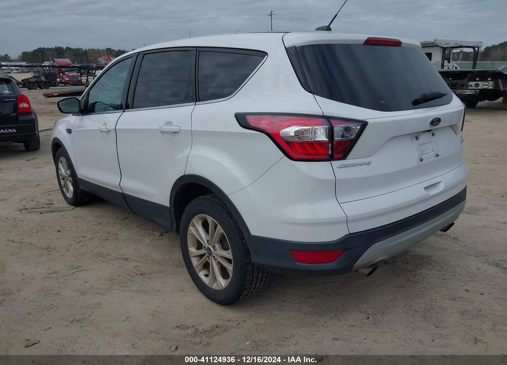 2017 FORD ESCAPE SE VIN: 1FMCU0GDXHUC68404