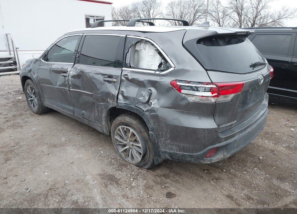 2017 TOYOTA HIGHLANDER XLE VIN: 5TDJZRFH4HS403645