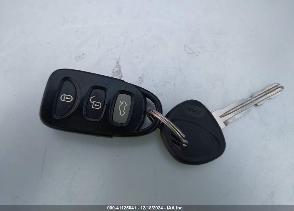 2008 KIA OPTIMA LX VIN: KNAGE123585261522