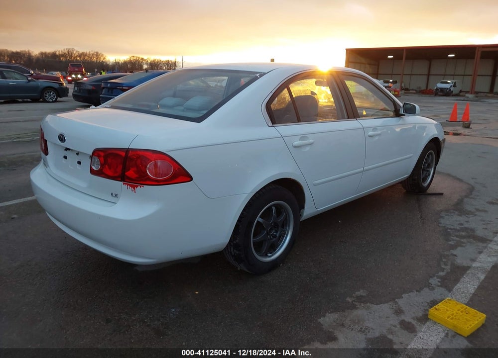 2008 KIA OPTIMA LX VIN: KNAGE123585261522
