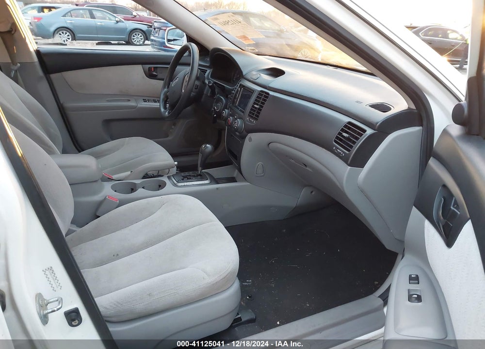 2008 KIA OPTIMA LX VIN: KNAGE123585261522