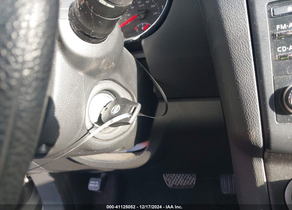 2013 NISSAN ROGUE S VIN: JN8AS5MT0DW550113