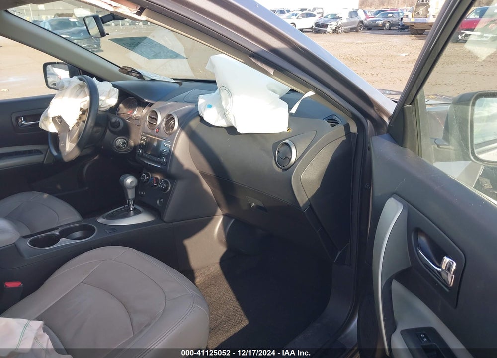 2013 NISSAN ROGUE S VIN: JN8AS5MT0DW550113