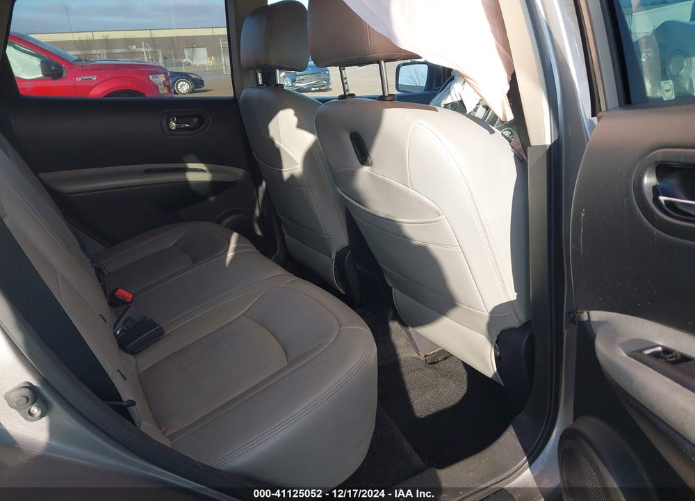 2013 NISSAN ROGUE S VIN: JN8AS5MT0DW550113