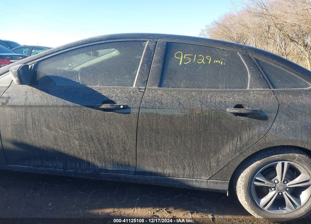 2018 FORD FOCUS VIN: 1FADP3F26JL284182