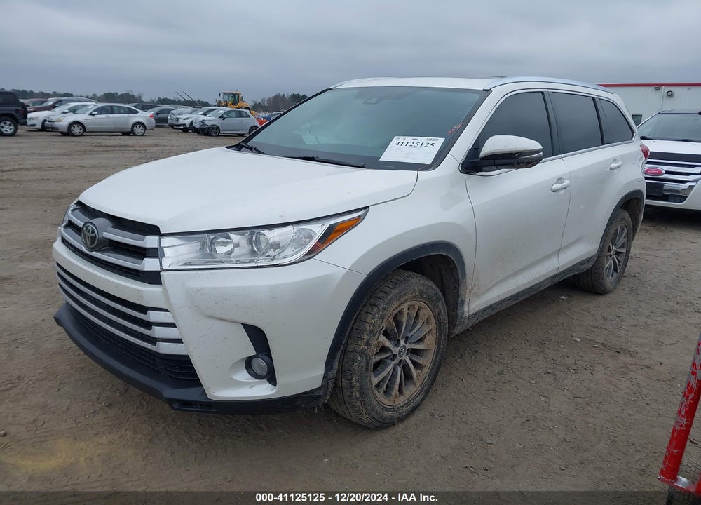2019 TOYOTA HIGHLANDER XLE VIN: 5TDKZRFH6KS361734