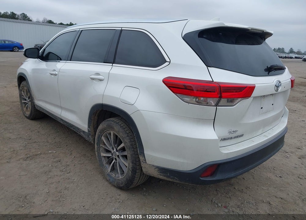 2019 TOYOTA HIGHLANDER XLE VIN: 5TDKZRFH6KS361734