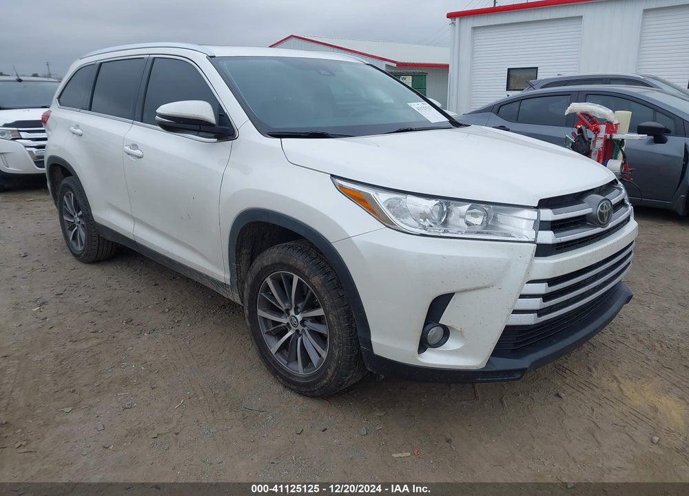 2019 TOYOTA HIGHLANDER XLE VIN: 5TDKZRFH6KS361734
