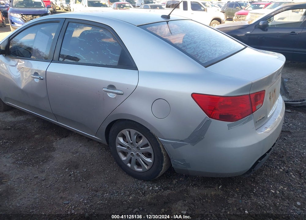 2011 KIA FORTE VIN: KNAFT4A26B5418641