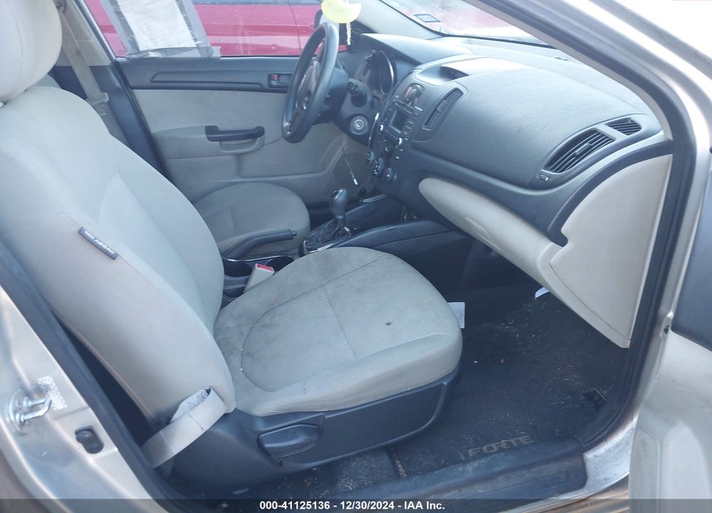 2011 KIA FORTE VIN: KNAFT4A26B5418641