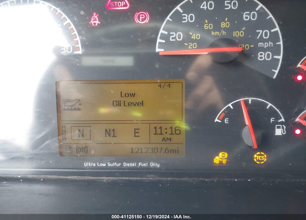 2015 VOLVO VN VNL VIN: 4V4NC9EH0FN915981