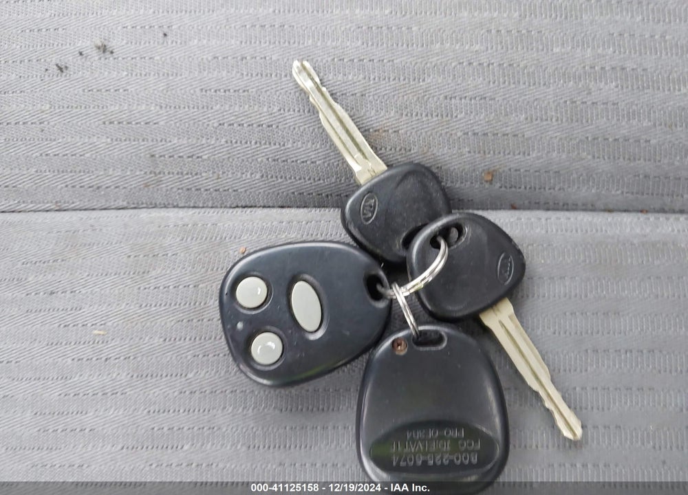 2007 KIA RONDO LX VIN: KNAFG525077049760