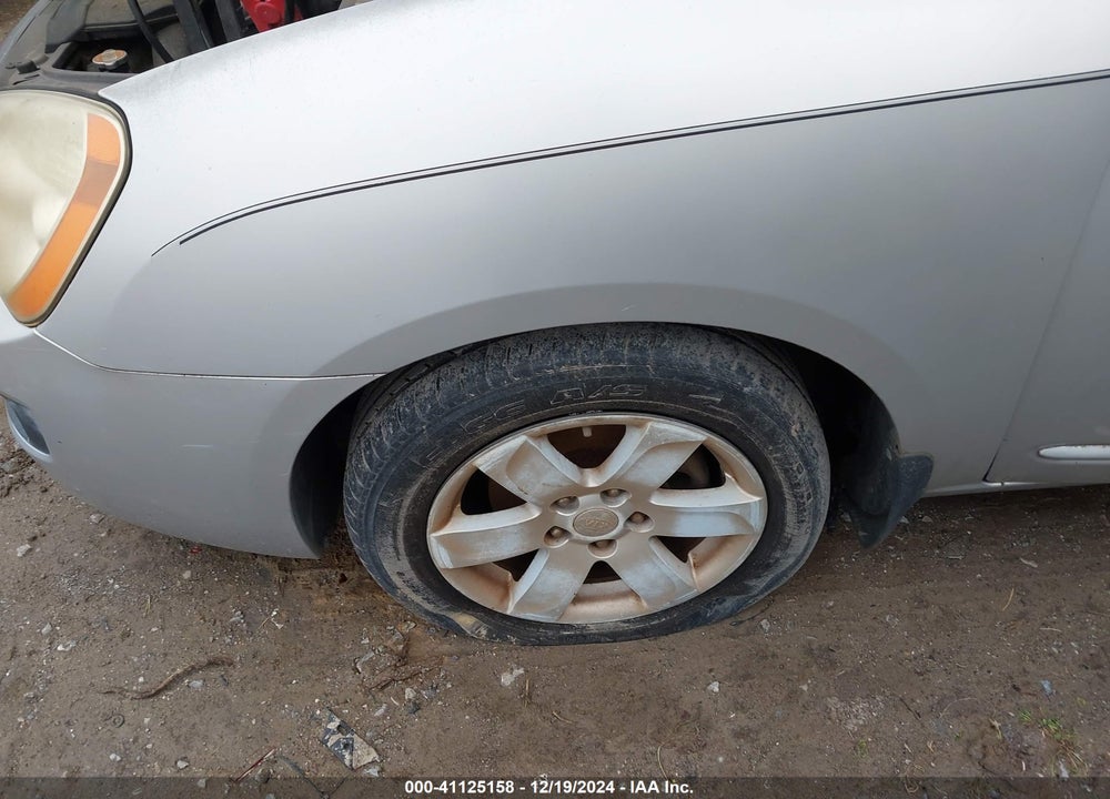 2007 KIA RONDO LX VIN: KNAFG525077049760