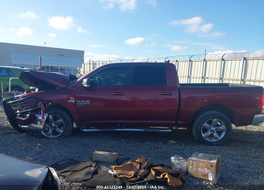 2019 RAM 1500 CLASSIC VIN: 1C6RR6LT1KS563742