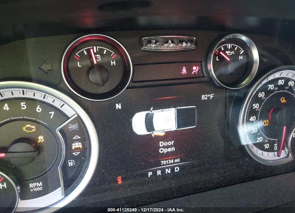 2019 RAM 1500 CLASSIC VIN: 1C6RR6LT1KS563742