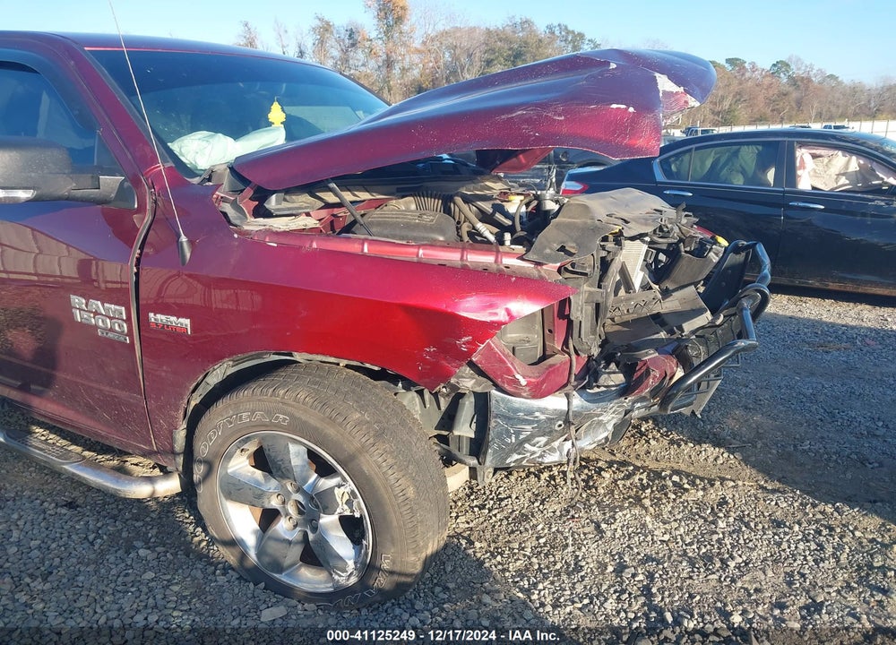2019 RAM 1500 CLASSIC VIN: 1C6RR6LT1KS563742