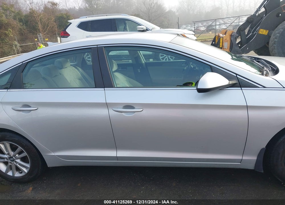 2017 HYUNDAI SONATA SE VIN: 5NPE24AF7HH580890