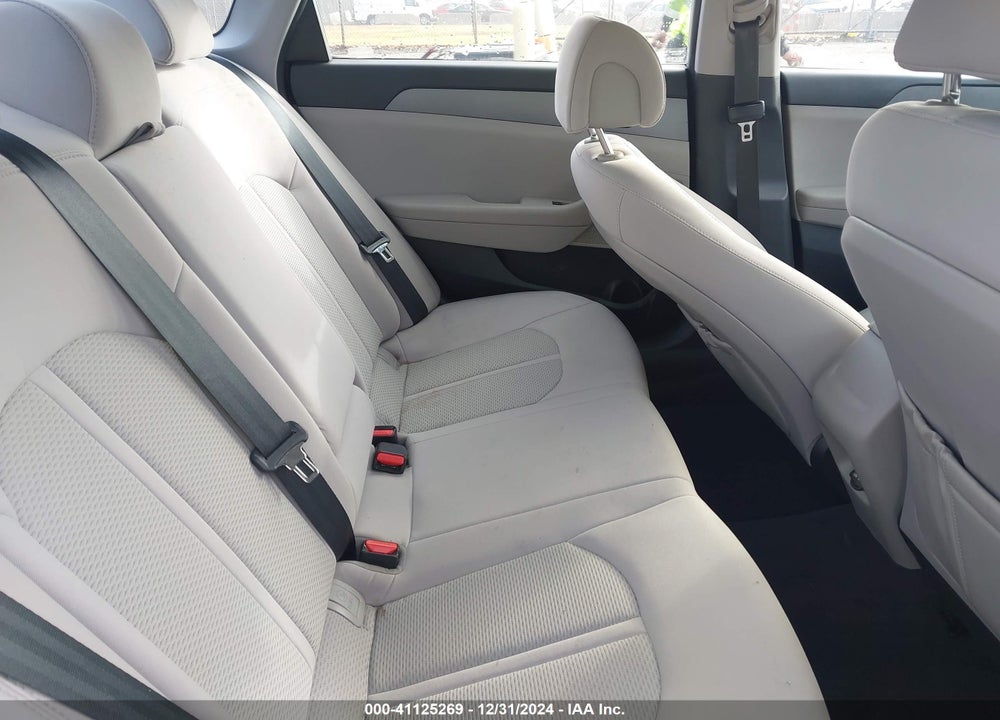 2017 HYUNDAI SONATA SE VIN: 5NPE24AF7HH580890