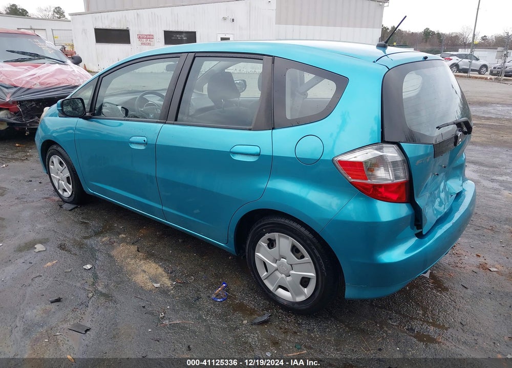 2013 HONDA FIT VIN: JHMGE8H31DC019768