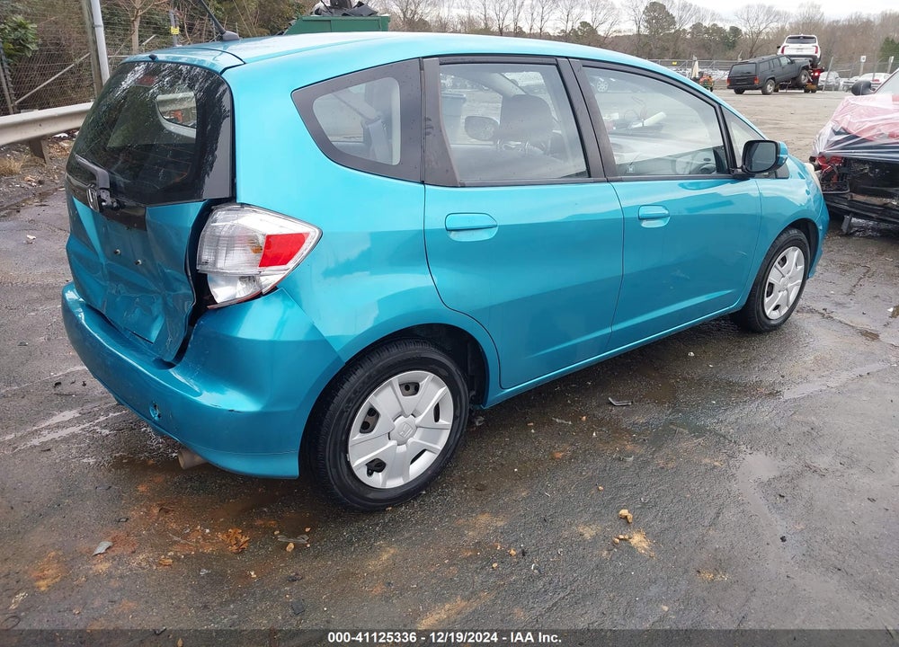 2013 HONDA FIT VIN: JHMGE8H31DC019768