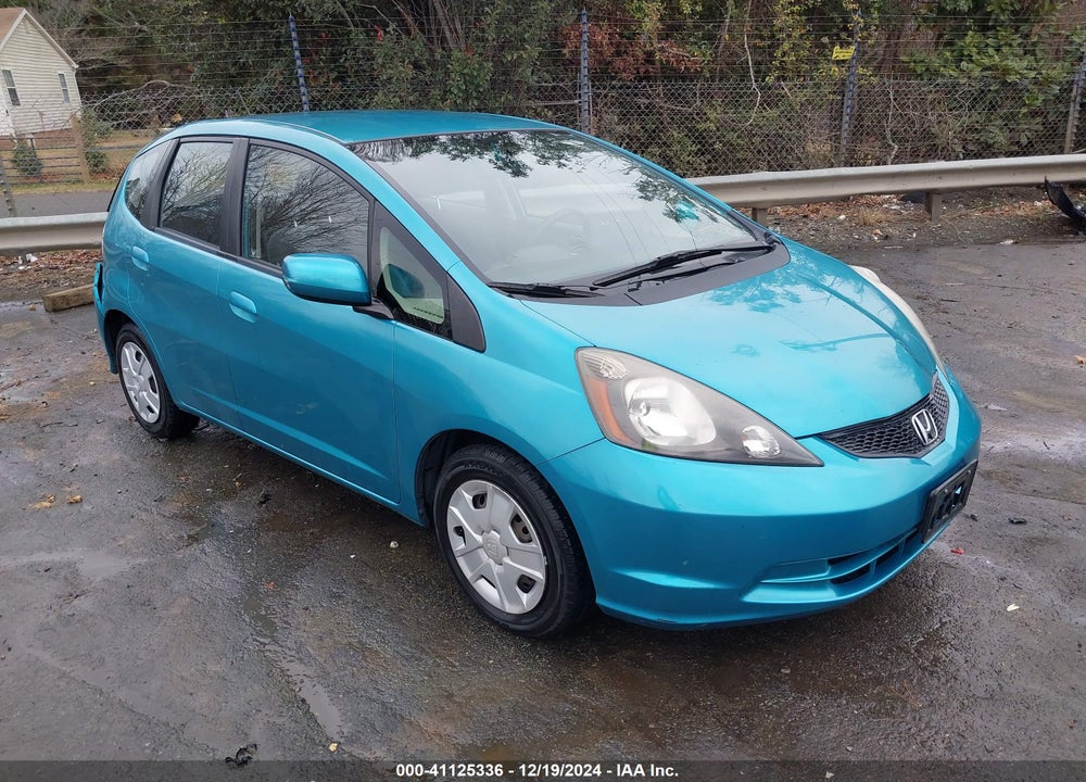 2013 HONDA FIT VIN: JHMGE8H31DC019768