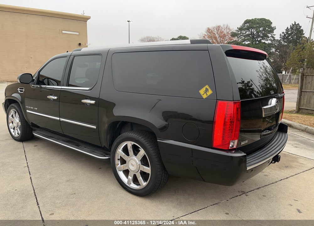 2011 CADILLAC ESCALADE ESV LUXURY VIN: 1GYS4HEF4BR310072
