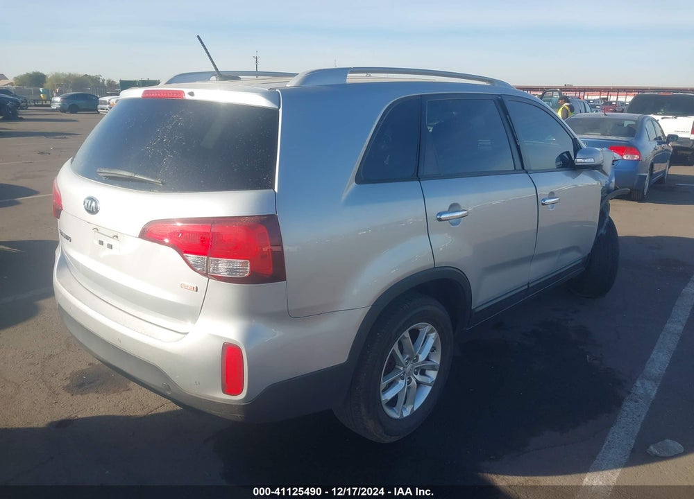 2014 KIA SORENTO LX VIN: 5XYKT3A68EG539018