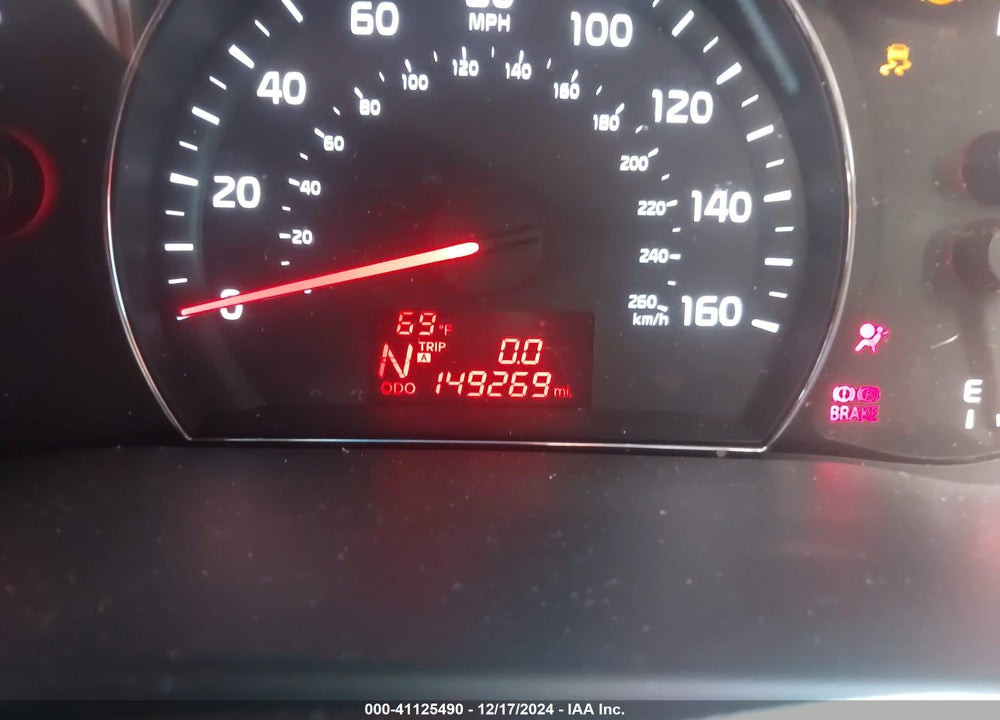 2014 KIA SORENTO LX VIN: 5XYKT3A68EG539018