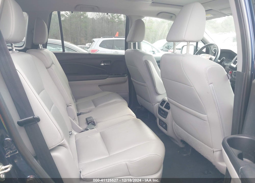 2017 HONDA PILOT EX-L VIN: 5FNYF6H83HB003745