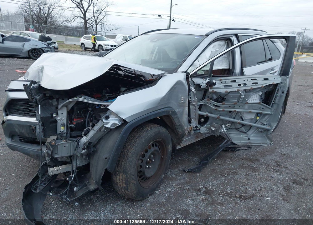 2019 TOYOTA RAV4 LE VIN: JTMF1RFV4KD013070