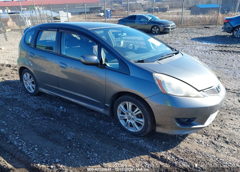 2011 HONDA FIT SPORT VIN: JHMGE8H53BC000198