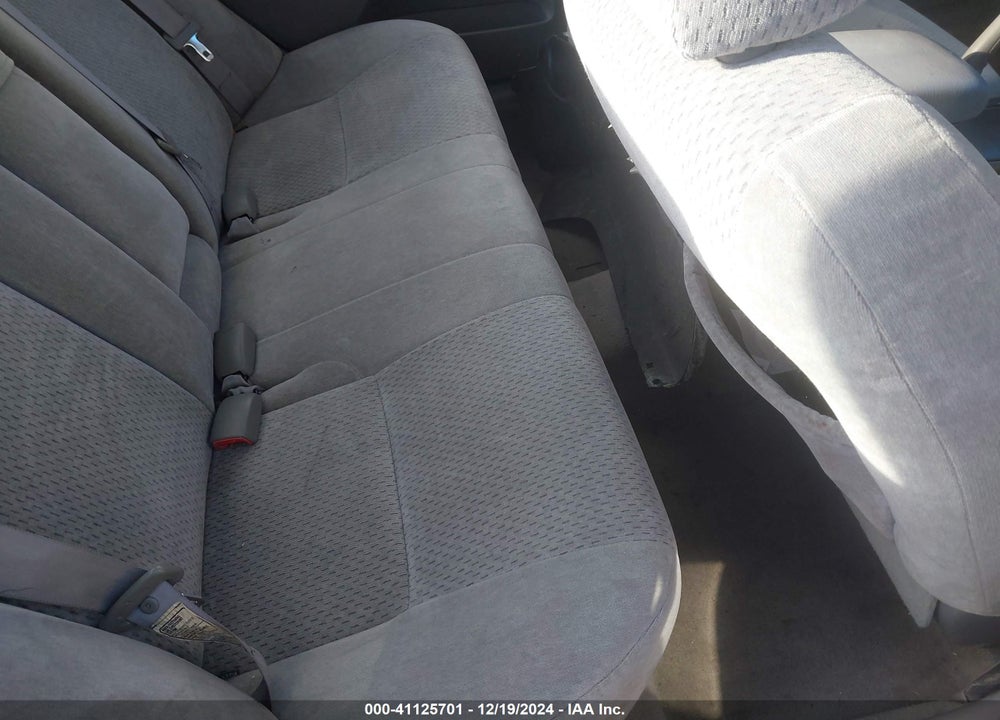 2004 TOYOTA CAMRY LE VIN: 4T1BE30K64U275279
