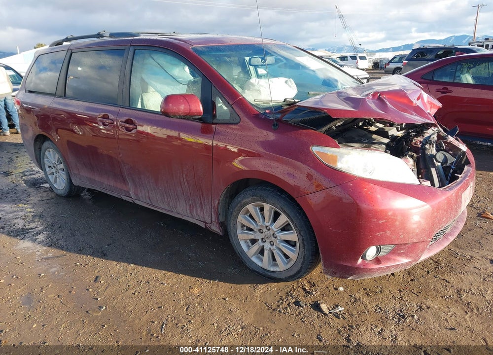 2013 TOYOTA SIENNA XLE 7 PASSENGER VIN: 5TDDK3DC9DS064722