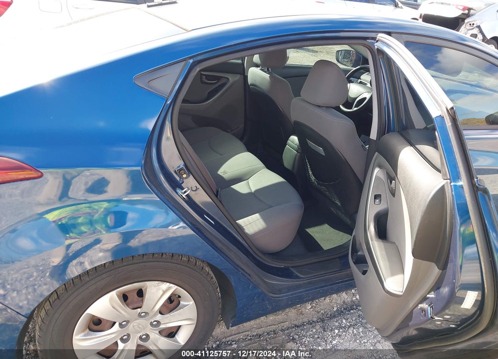 2016 HYUNDAI ELANTRA SE VIN: KMHDH4AE2GU558085