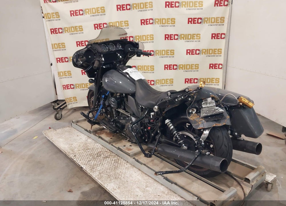 2022 HARLEY-DAVIDSON FLHXST VIN: 1HD1ABL1XNB657397
