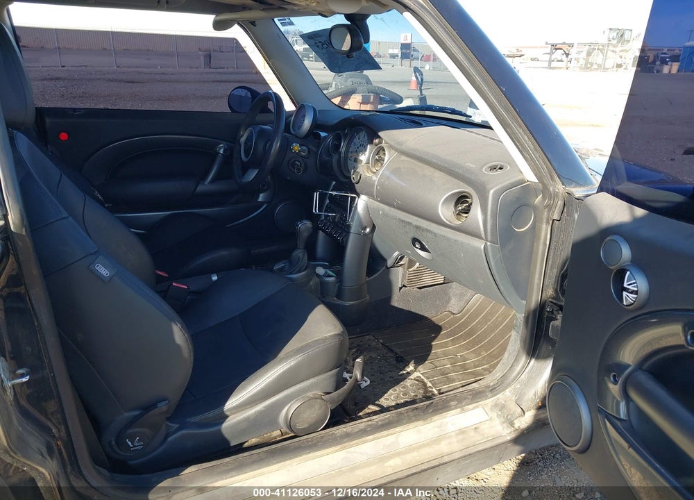2005 MINI COOPER VIN: WMWRC33535TJ70346