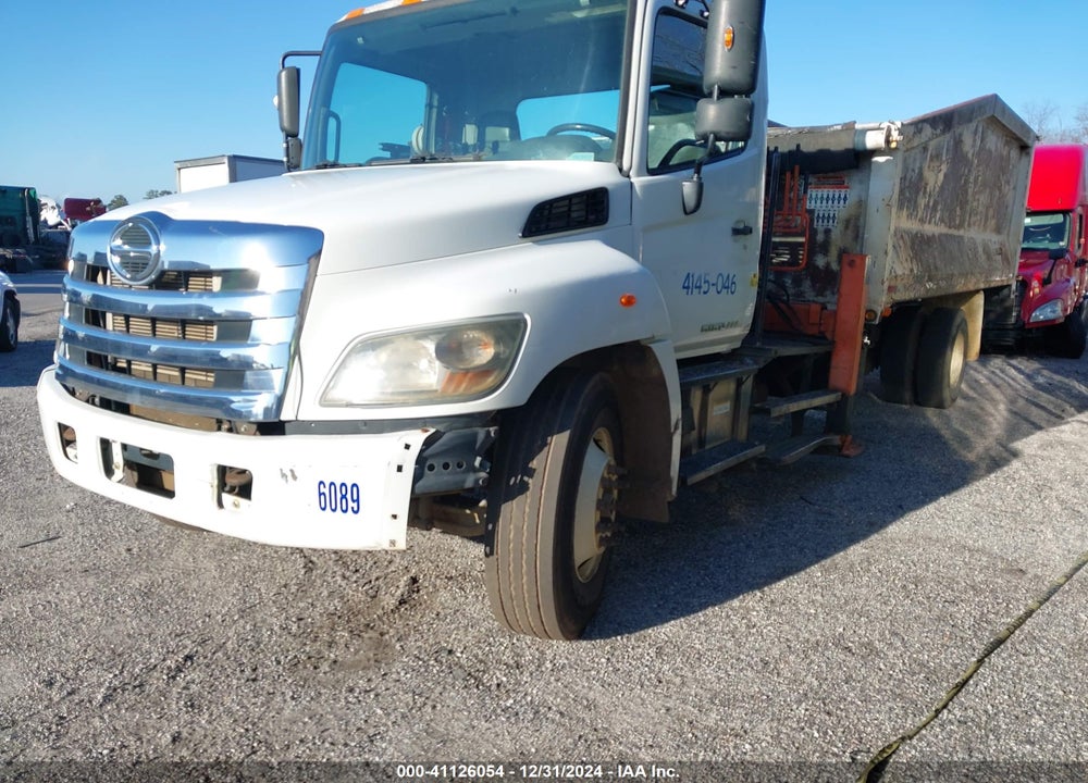 2018 HINO 268/338 VIN: 5PVNV8JT0J4S54882