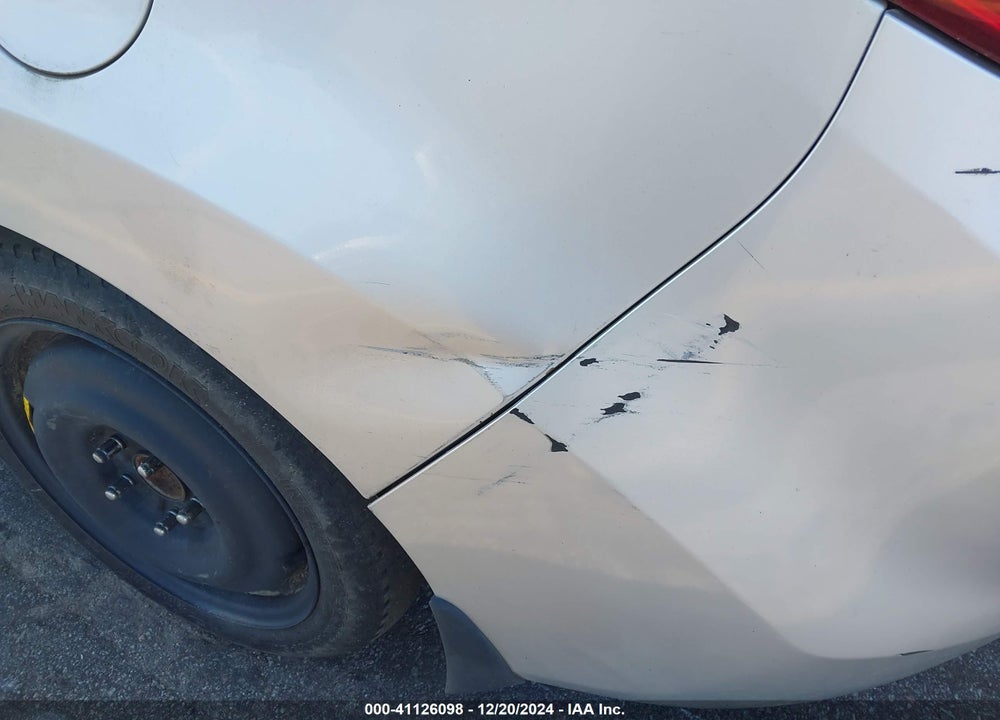 2012 HYUNDAI ELANTRA LIMITED (ULSAN PLANT) VIN: KMHDH4AE3CU418623