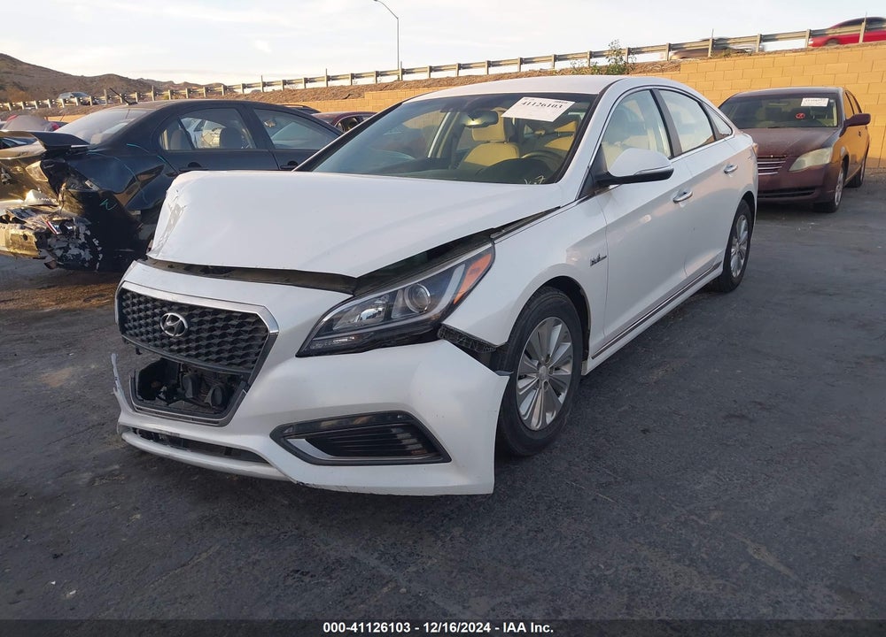 2016 HYUNDAI SONATA HYBRID SE VIN: KMHE24L18GA011615