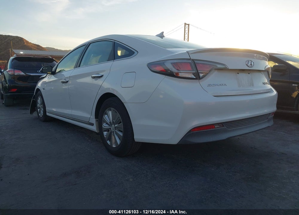 2016 HYUNDAI SONATA HYBRID SE VIN: KMHE24L18GA011615