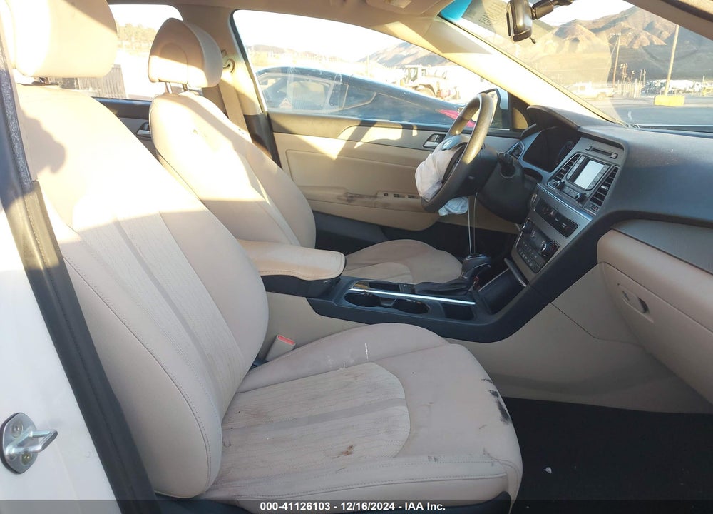 2016 HYUNDAI SONATA HYBRID SE VIN: KMHE24L18GA011615