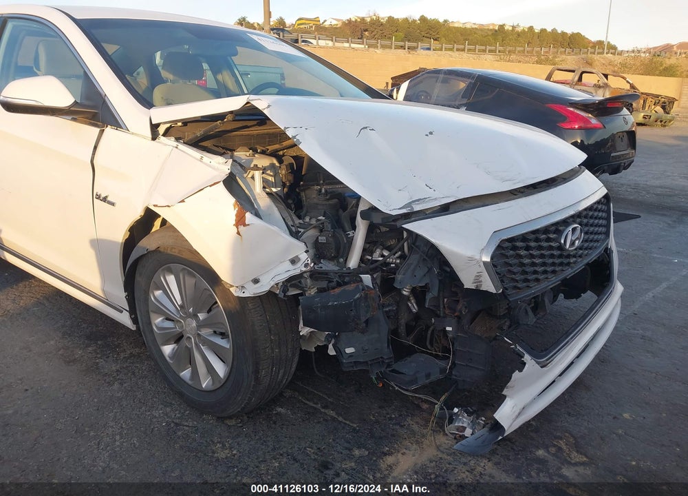 2016 HYUNDAI SONATA HYBRID SE VIN: KMHE24L18GA011615