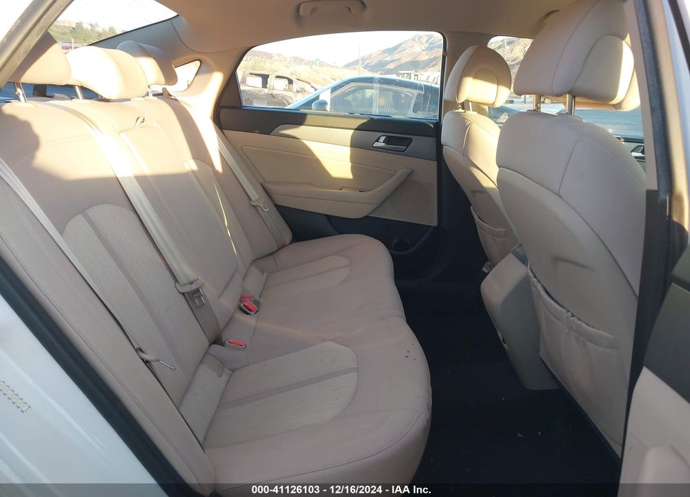 2016 HYUNDAI SONATA HYBRID SE VIN: KMHE24L18GA011615