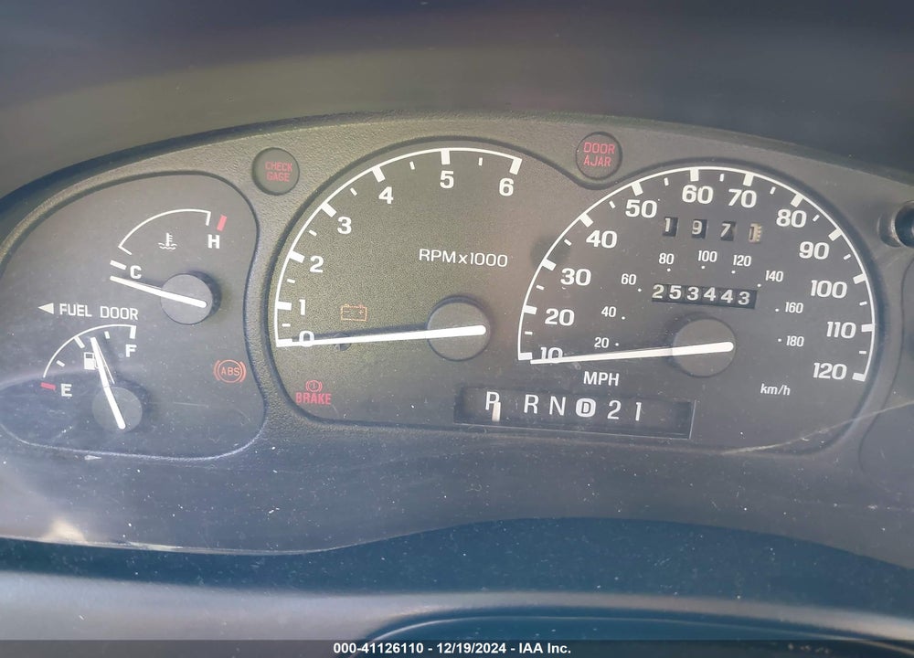 2000 MAZDA B3000 SE/TL VIN: 4F4YR16V9YTM21718