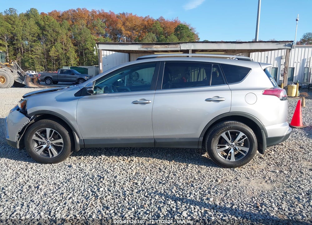 2016 TOYOTA RAV4 XLE VIN: 2T3WFREV0GW299447
