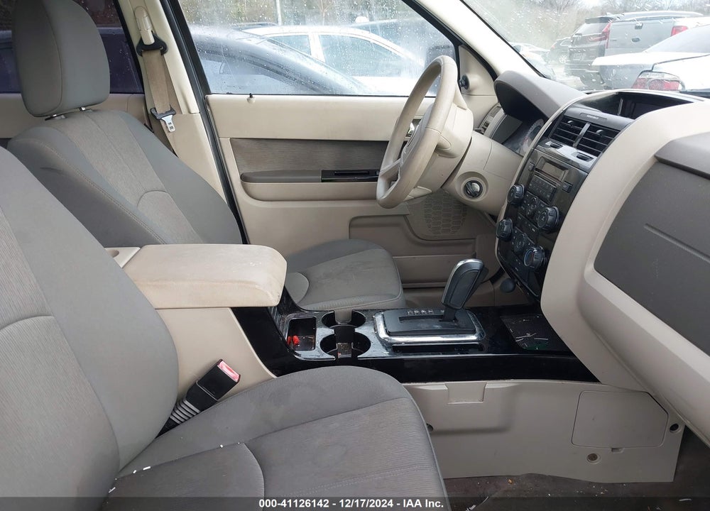 2010 MAZDA TRIBUTE I SPORT VIN: 4F2CY0C73AKM04172