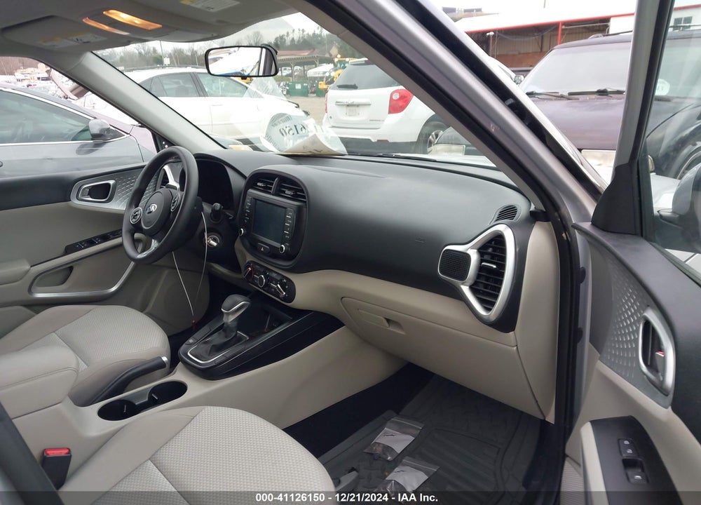2020 KIA SOUL LX VIN: KNDJ23AU2L7730330