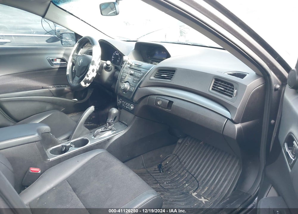 2013 ACURA ILX VIN: 19VDE1F31DE011900
