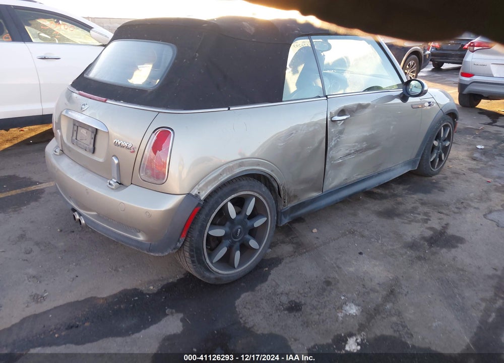 2007 MINI COOPER S VIN: WMWRH33527TL95720
