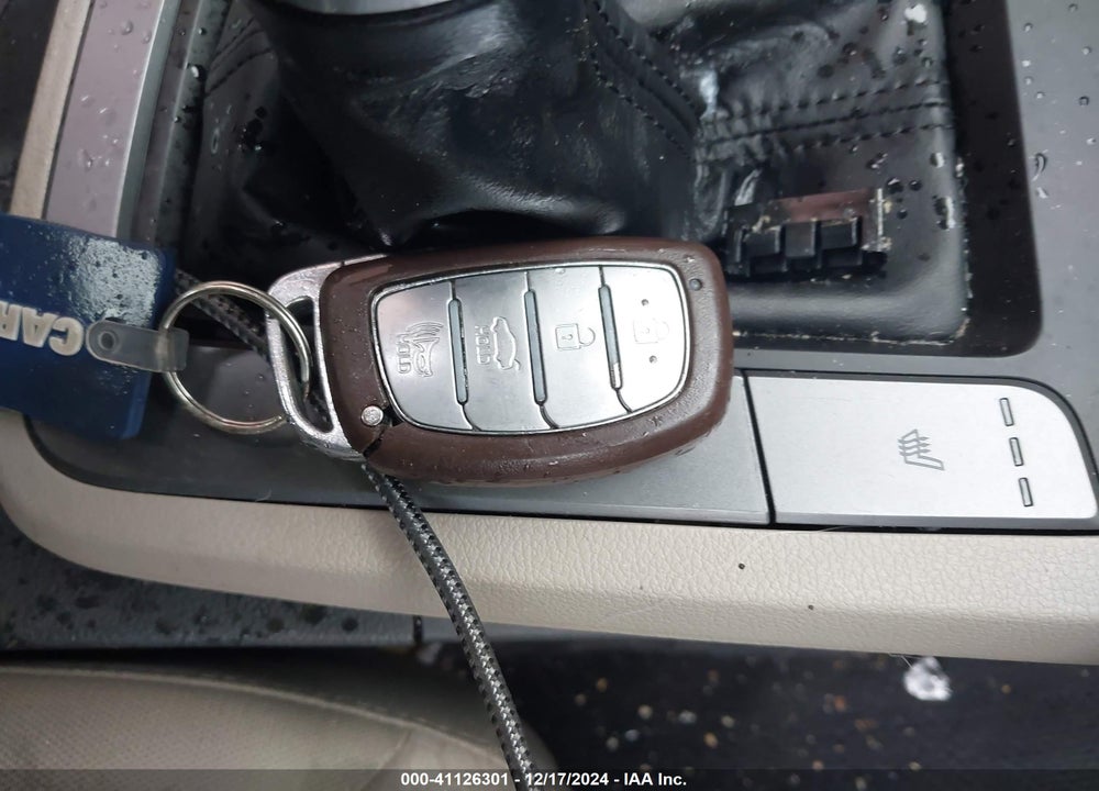 2020 HYUNDAI ELANTRA VIN: 5NPD84LF4LH620536